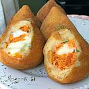 Coxinha de Frango/Requeijão 135 gr